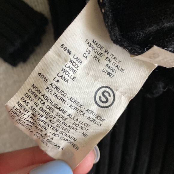 Sisley Italy black ribbed wool long sleeve turtle neck stretchy warm sweater - Picture 2 of 5